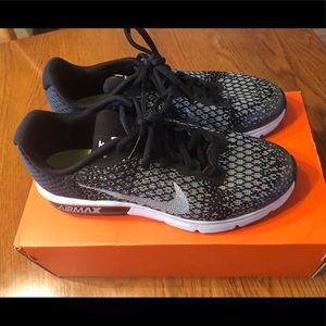 Nike Air Max Sequent size 7Y